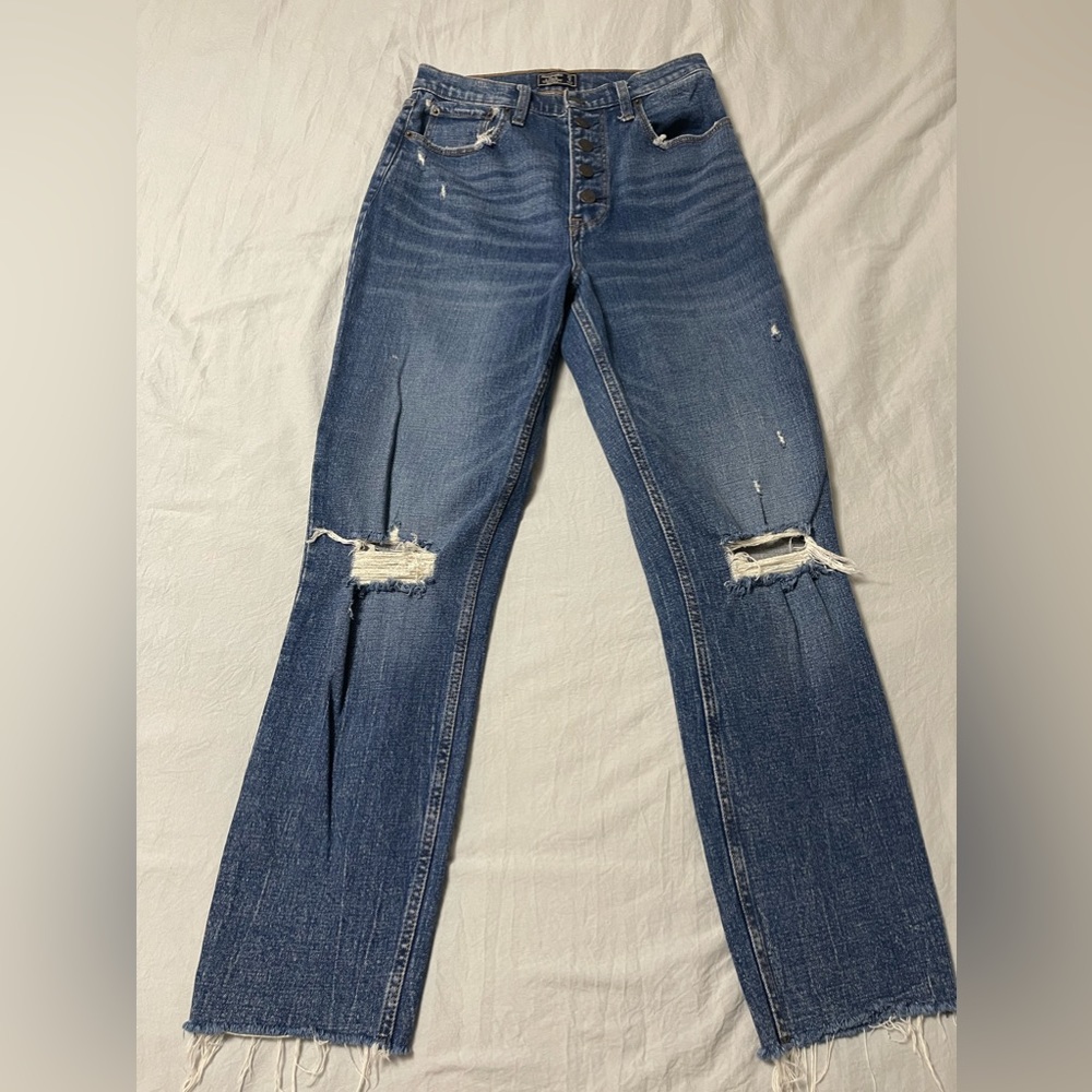 Abercrombie & Fitch “Ultra High Rose Mom Jean”